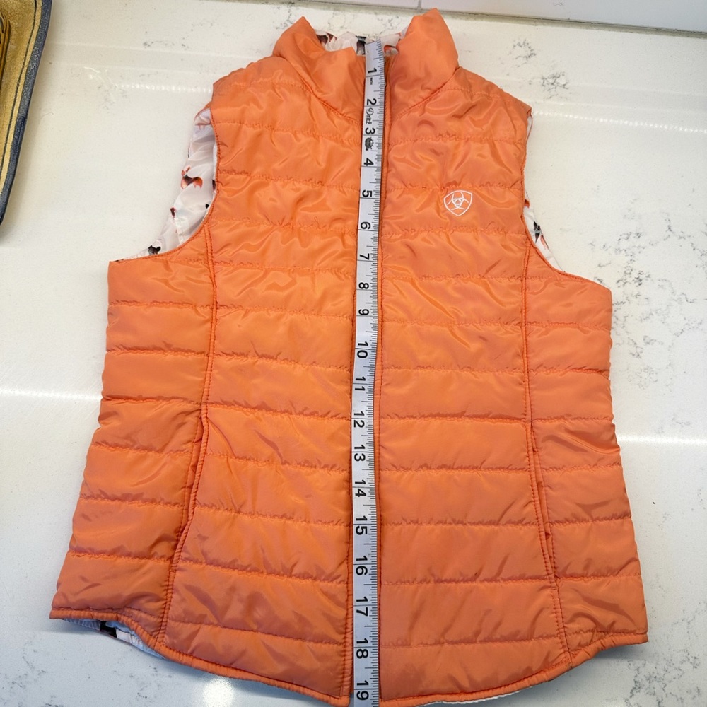 Ariat Kid’s Reversible Puffer Vest - Picture 11 of 13